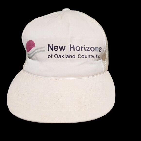 Vintage Other - Vintage 90s New Horizons White Snapback Cap Hat